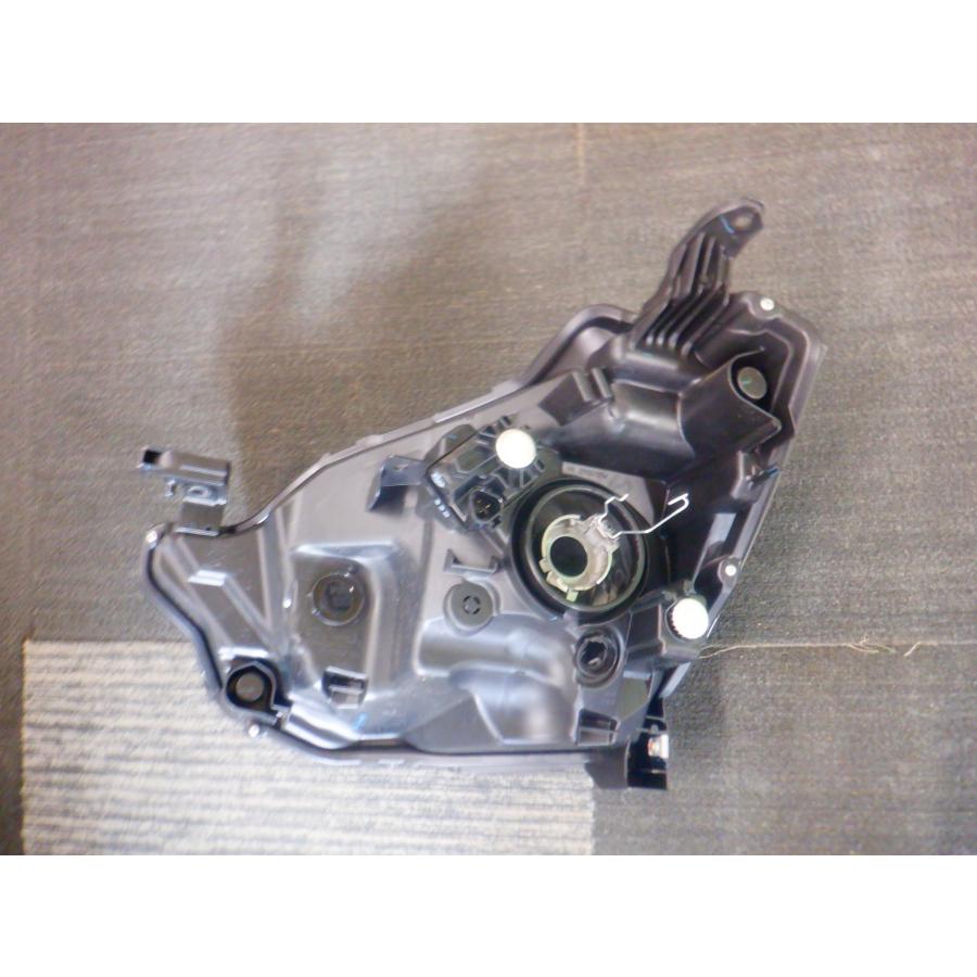 美品!!ミライース LA350 ヘッドライト右 運転席側 KOITO100-69043