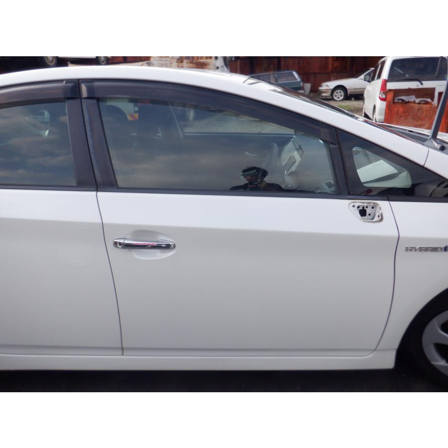 プリウス ZVW30 後期 パール070 フロントドア右 運転席側 管理番号
