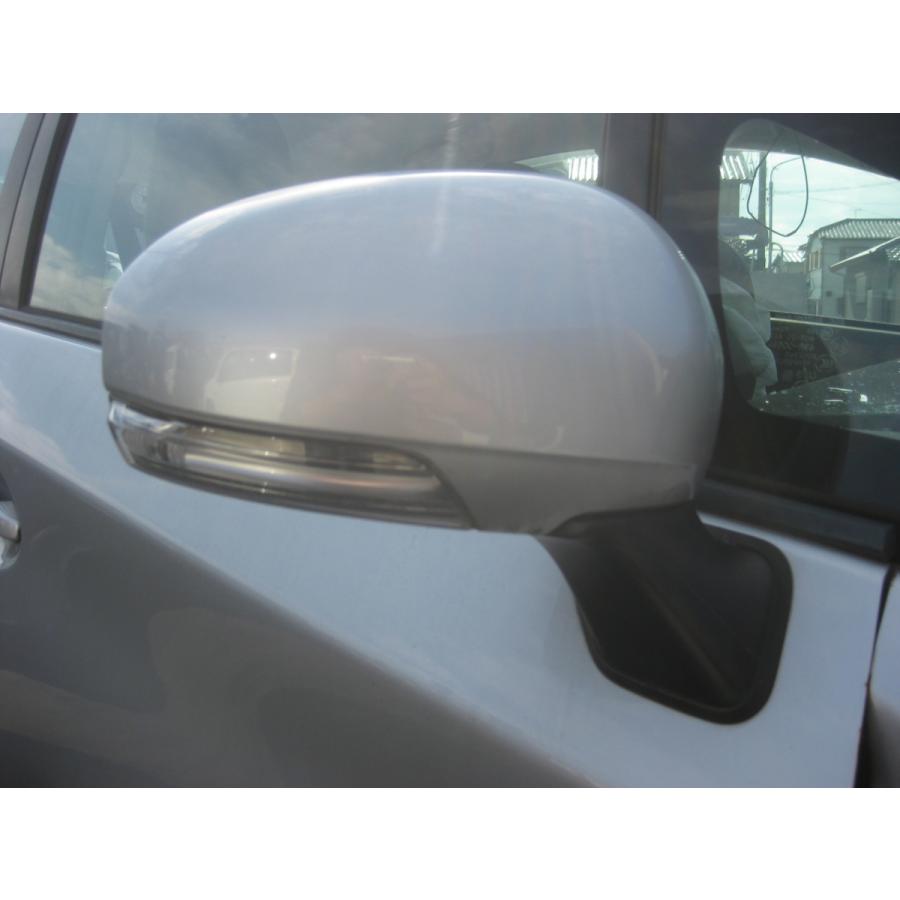 プリウス ZVW30 純正 ドアミラー 右 運転席側 動作OK！☆送料別 :a1020