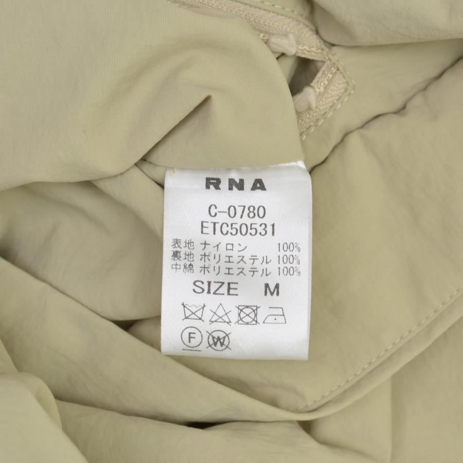 RNA / アールエヌエー C0780 スタンドカラーパデットポンチョ コート