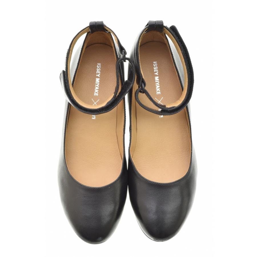 ISSEY MIYAKE（イッセイミヤケ） × UNITED NUDE / イッセイミヤケ 