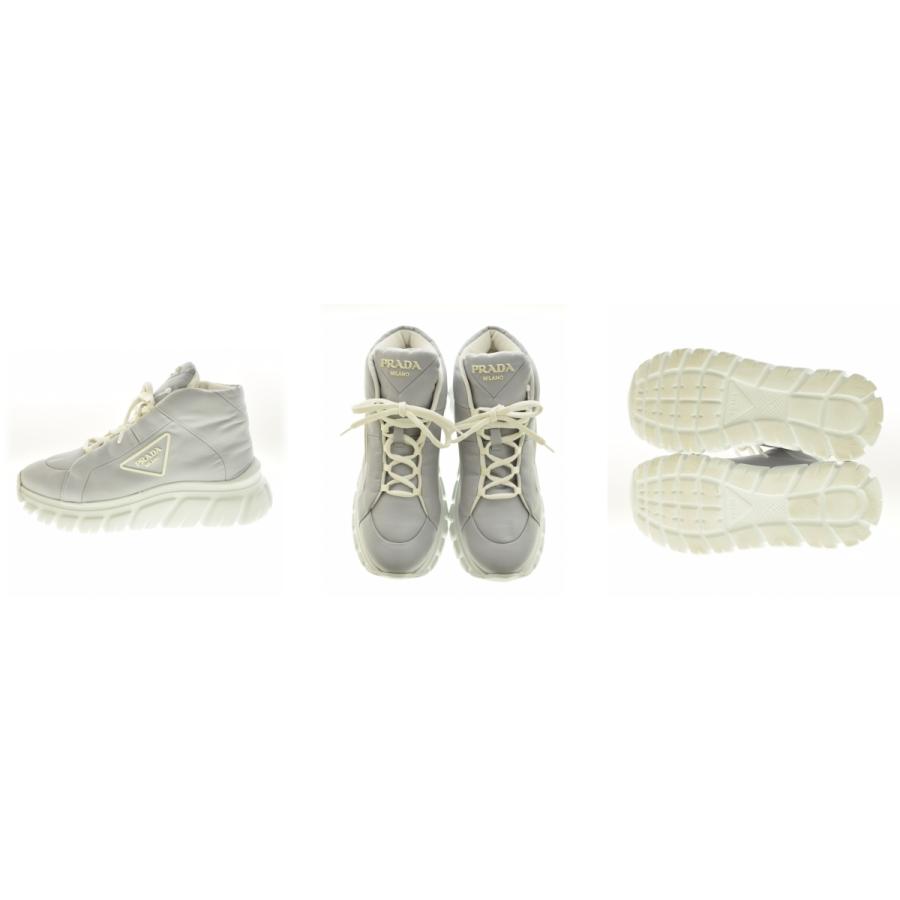 PRADA（プラダ） RE-NYLON 三角ロゴ トライアングルプレート