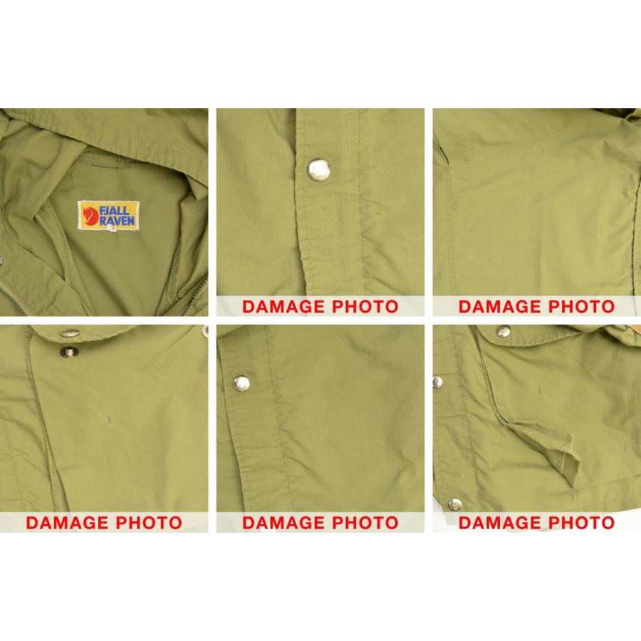 FJALL RAVEN（フェールラーベン） パッチ付き マウンテンパーカー