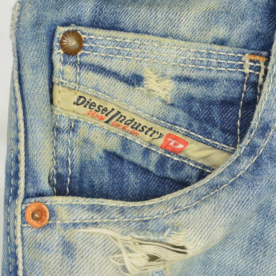 DIESEL（ディーゼル） KROOLEY 0886P REGULAR SLIM CARROT デニム 