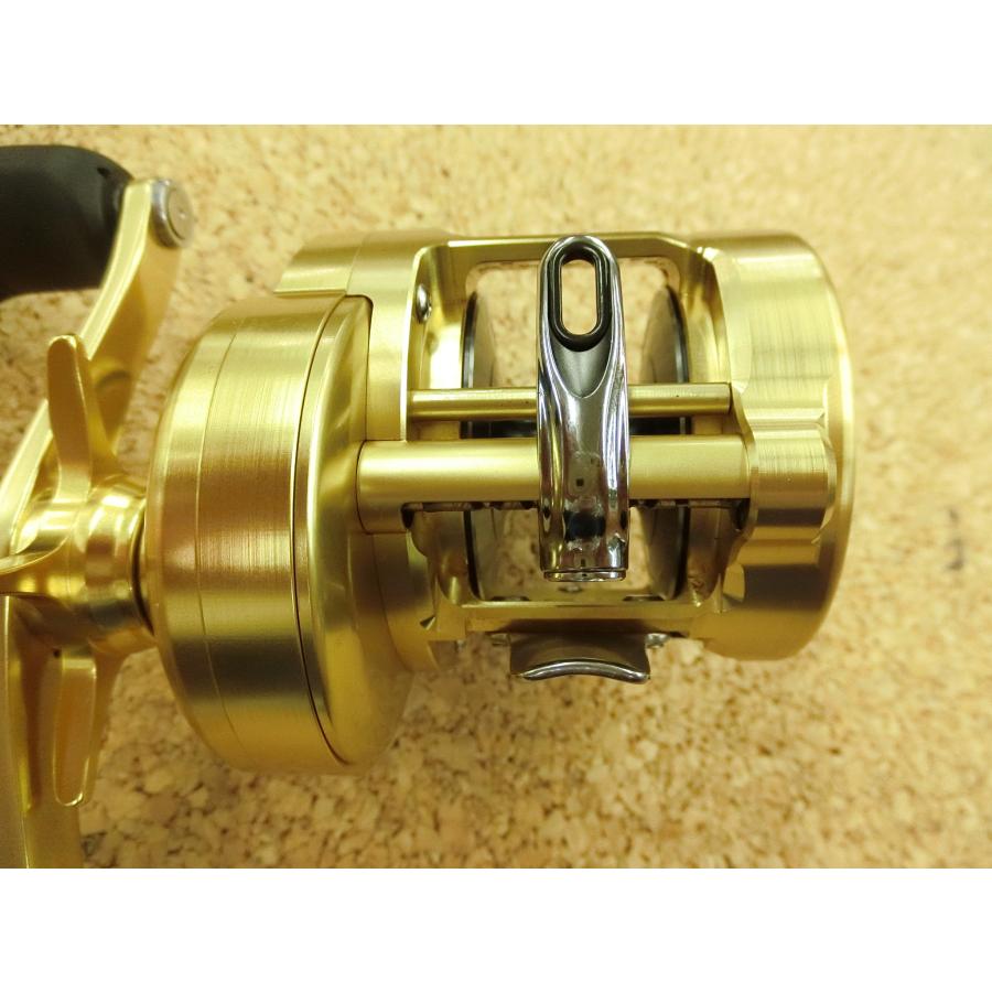 シマノ 18 カルカッタコンクエスト 300 〇USED〇〇979〇