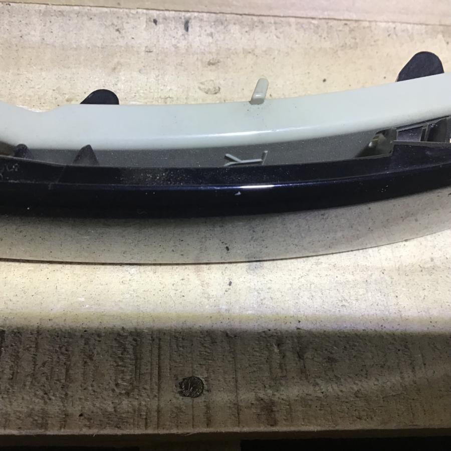 ヴォクシー 右 ヘッドライト ランプ カバー ガーニッシュ トヨタ ZRR75 