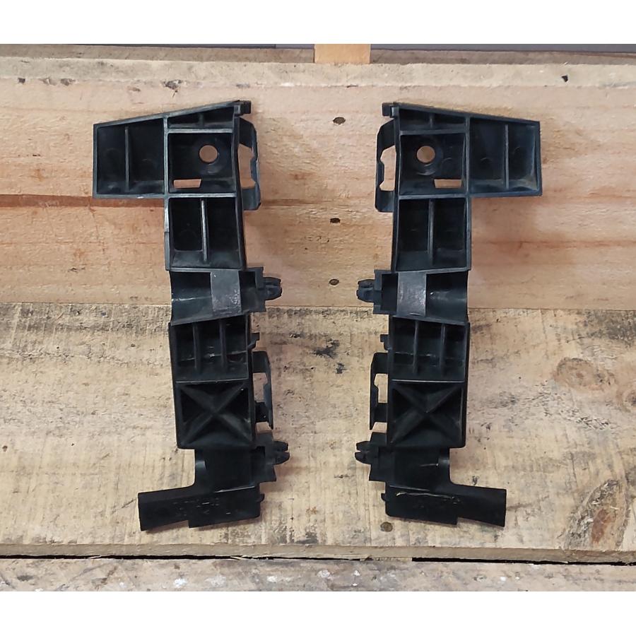 日産（NISSAN） 左右 右 左 フロントバンパー サイドブラケット