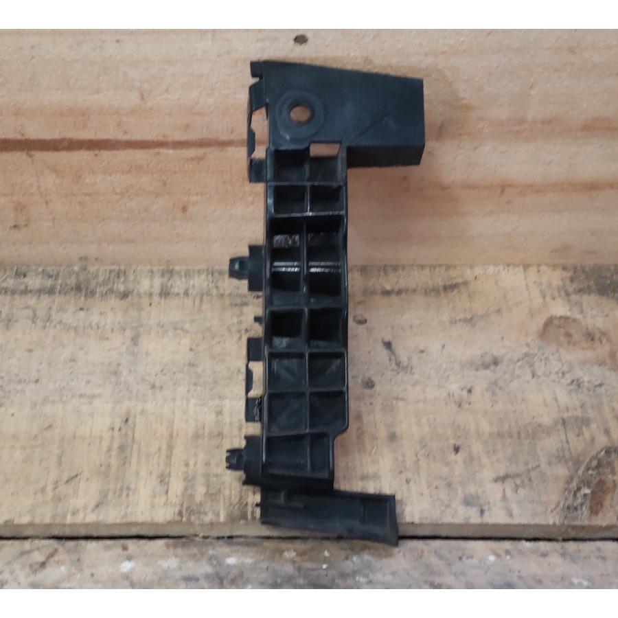 日産（NISSAN） 左右 右 左 フロントバンパー サイドブラケット