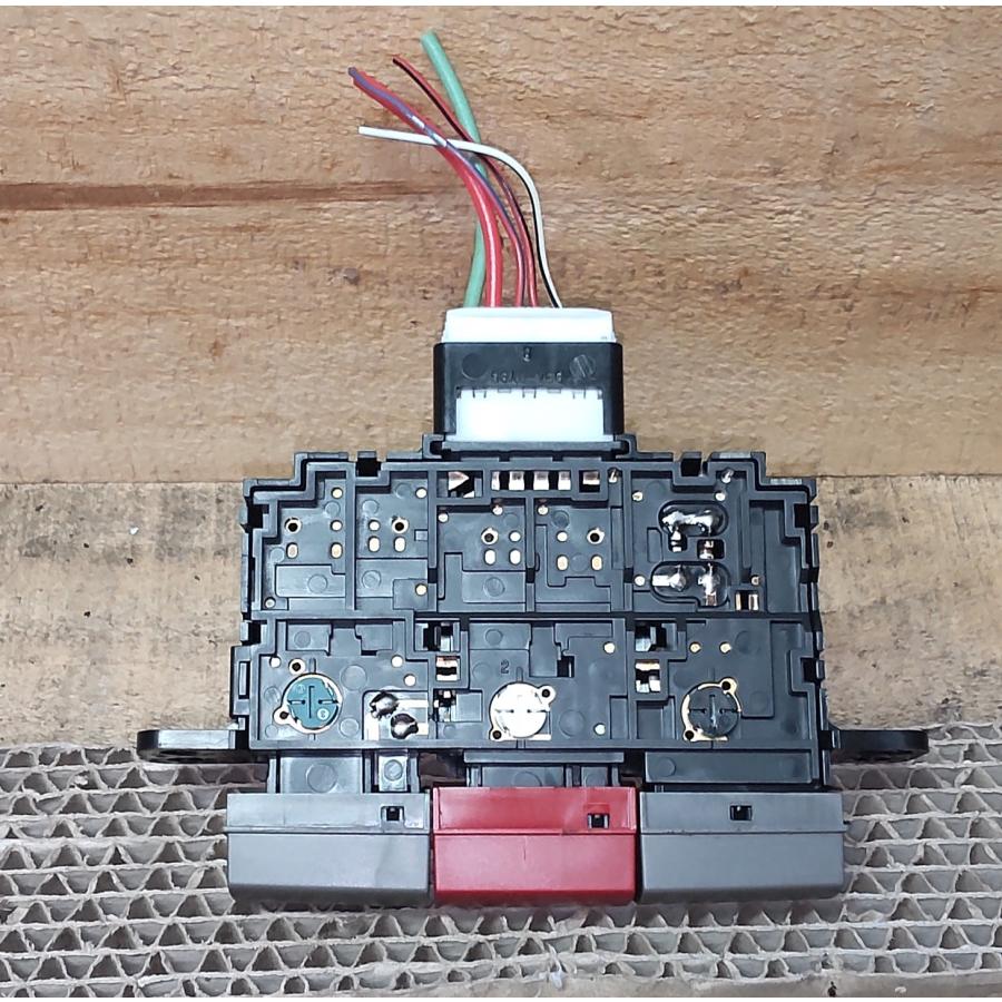 ミラ（ダイハツ） ハザード スイッチ ダイハツ ミラ ココア プラスX