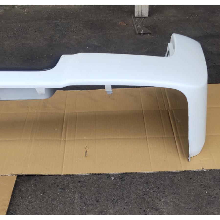 日産（NISSAN） リア バンパー キャラバン 85022 VW000 ホワイト 中古