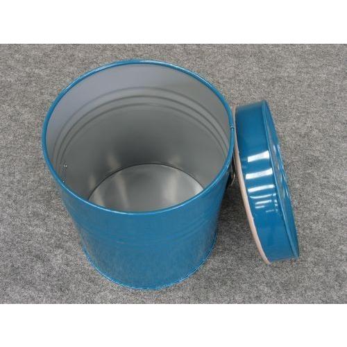 米びつ缶15Kg缶（玄米15Kgが袋ごと入ります）外周に凸型の補強