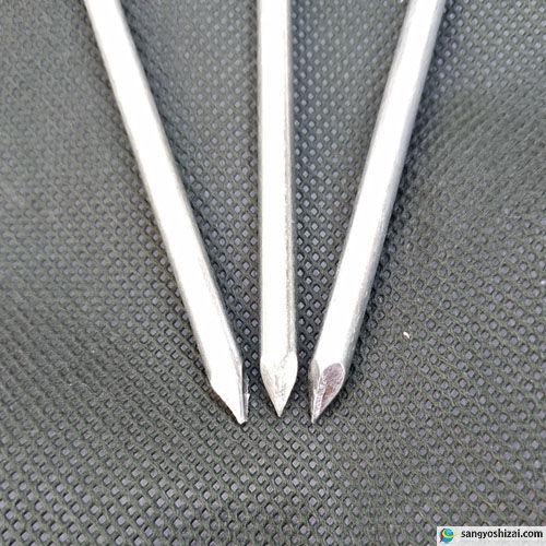 大頭釘 黒丸付き 長さ25cm 太さ5mm 400個入/CS 黒丸釘 押さえ 大頭釘 黒丸付き 長さ25cm 太さ5mm 400個入/CS 黒丸釘 押さえ