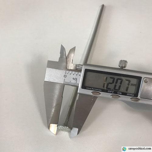 大頭釘 黒丸付き 長さ15cm 太さ5mm 200個入/CS 黒丸釘 押さえピン 押さえ釘 デカピン パッドセット 防草シート 農用シート 除草シート 人工芝 造園 ガーデニング | ブランド登録なし | 05