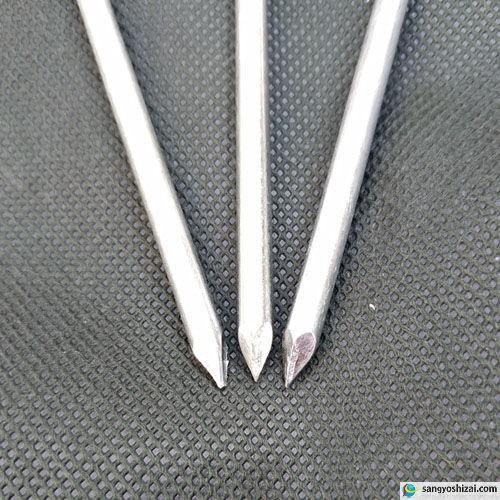 大頭釘 黒丸付き 長さ15cm 太さ5mm 200個入/CS 黒丸釘 押さえピン 押さえ釘 デカピン パッドセット 防草シート 農用シート 除草シート 人工芝 造園 ガーデニング | ブランド登録なし | 08