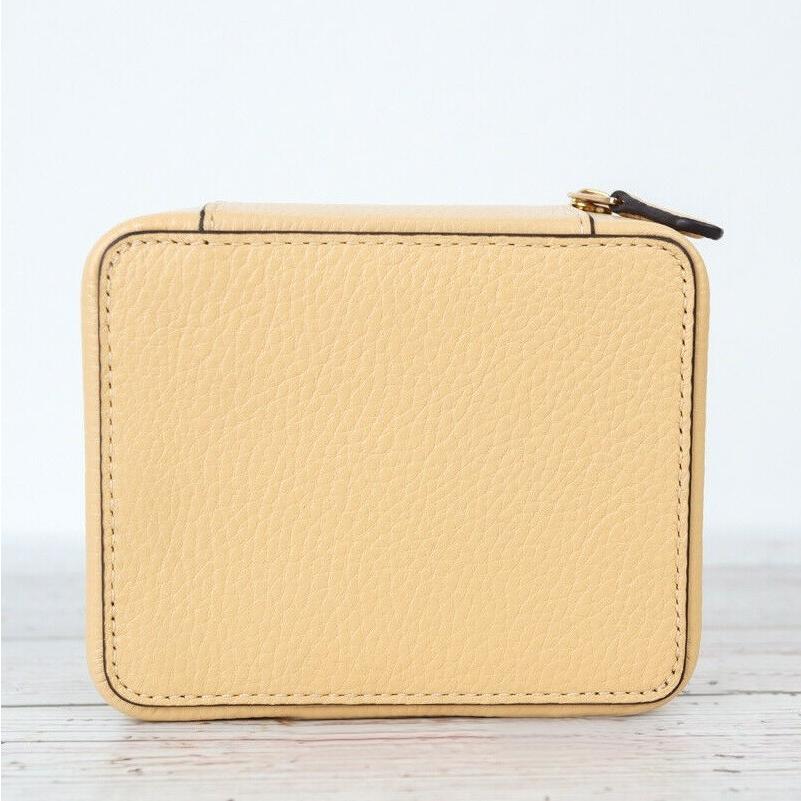 国内正規品 21新作 Coach コーチ ディズニー 限定コラボ ジュエリー ボックス Coach ファクトリー Disney X Coach ラージ ジュエリー ボックス ウィズ ベル バニラ クリーム マルチ 速達メール便 Greenandfresh Com Co