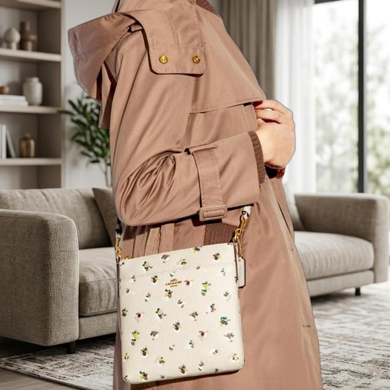 COACH シグネチャー フローラル アップリケ ホーボーバッグ 肩掛 保存袋付 COACH（コーチ） ショルダーバッグ C5998 スマホバッグ キット