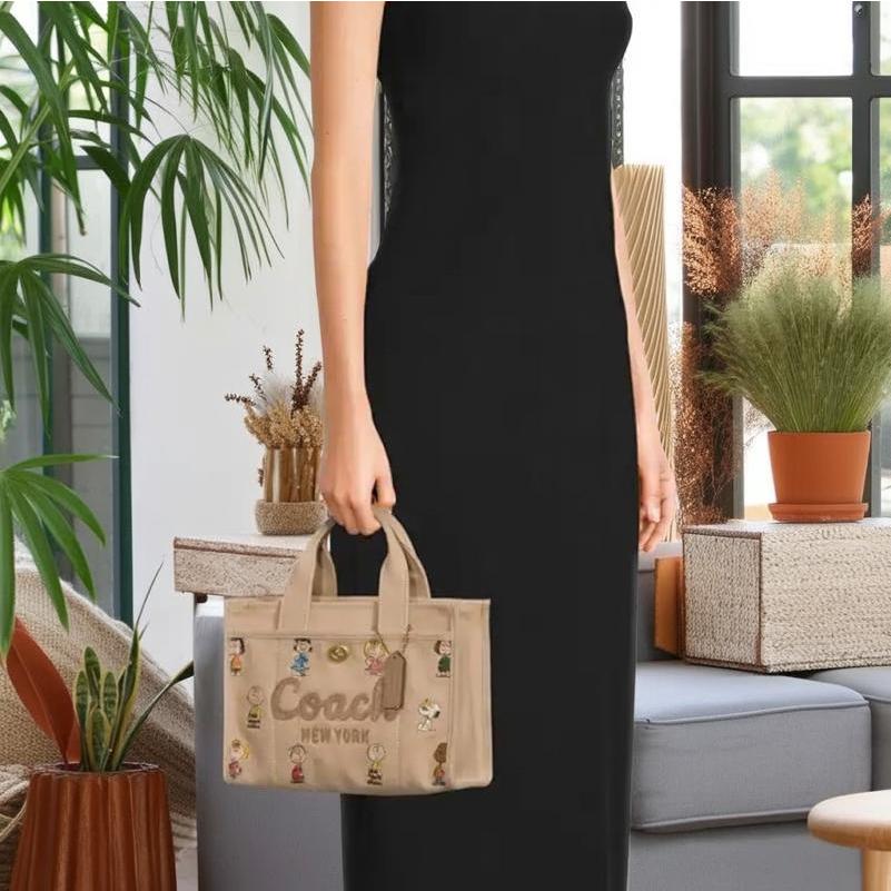 【美品】coach トート PEANUTSコラボ ショルダー 大容量 A4可 COACH コーチ 2025新作セール x スヌーピー ピーナッツ コラボ
