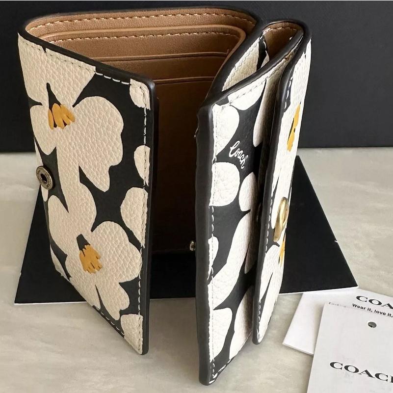 COACH コーチ 三つ折り財布 新作セール CS124 レディース 2024 COACH コーチ 三つ折り財布 新作セール CS124 レディース 2024