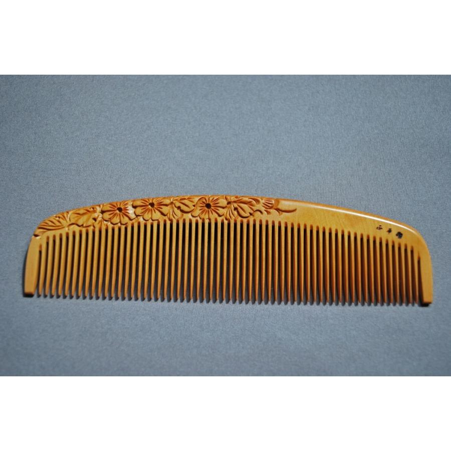 彫刻入りつげ櫛 化粧箱付き 本つげ櫛（彫り） 菊 （ケース付き）細目 5寸 : 加納屋北岸 - 通販