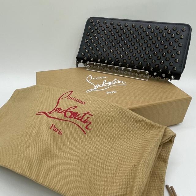 良品　クリスチャンルブタン　スタッズ ラウンド ファスナー財布 Christian Louboutin クリスチャン・ルブタン ラウンド