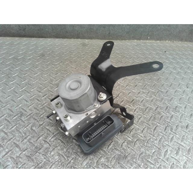 ZRR80 ノア ヴォクシー 後期ABSアクチュエーター 44540-28330 ヴォクシー DBA-ZRR80W ABSアクチュエーター 44050-28600 : 国際オート