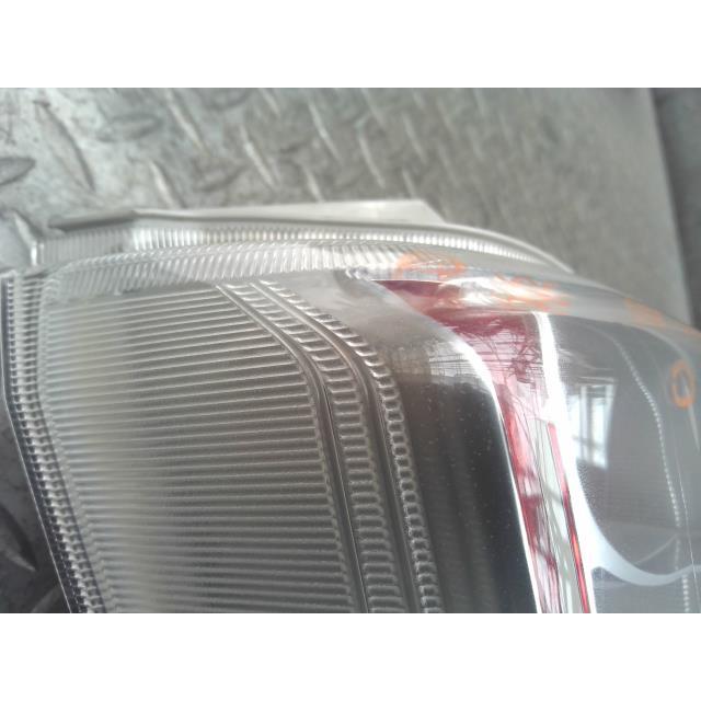 ミラ（ダイハツ） ミライース DBA-LA300S 左テールランプ 81560-B2560