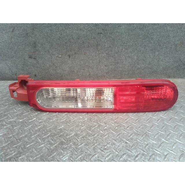 キューブ DBA-Z12 右テールランプ 26550-1FA1B : 国際オートパーツ
