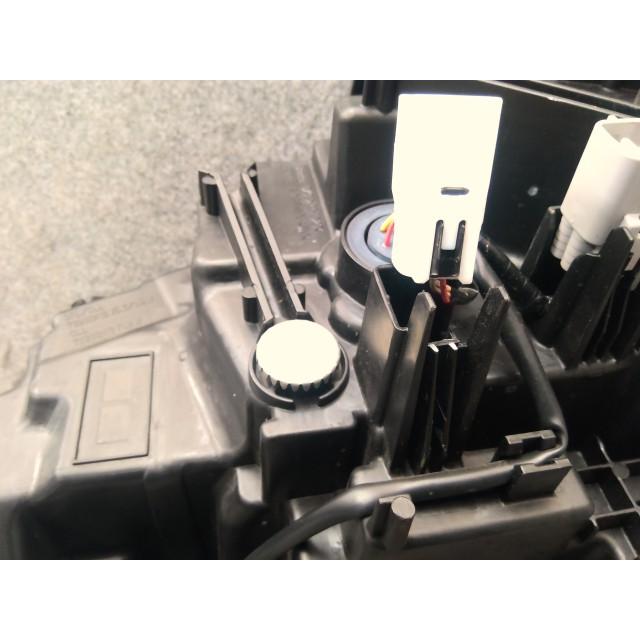 カローラツーリング 6AA-ZWE211W 右ヘッドランプASSY 81105-12M40