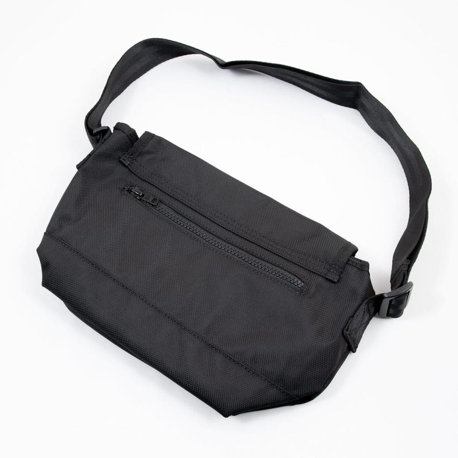 NEW ERA（ニューエラ） ショルダーバッグ ミニ 3.5L ブラック : 河童 
