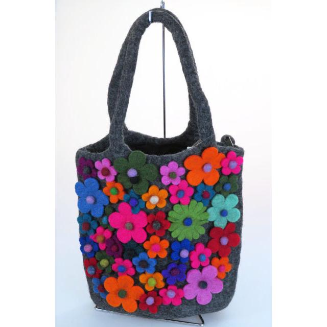ネパール製ハンドメイドのお花フェルトトートバッグ（ダークグレー
