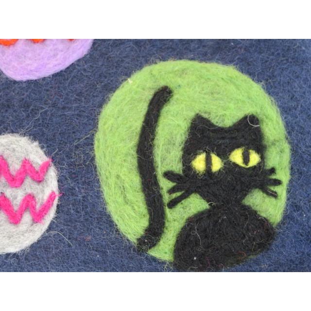 ネパール製ハンドメイドの猫柄フェルトトートバッグ（ネイビー