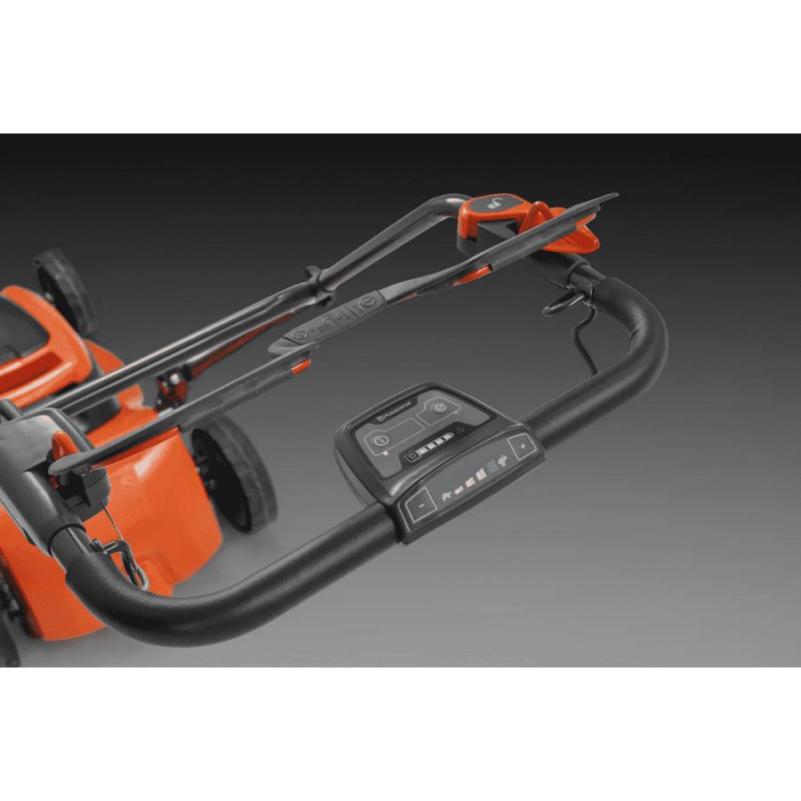 バッテリー式自走芝刈り機 ローンモア LC141iV 本体のみ 967099201 