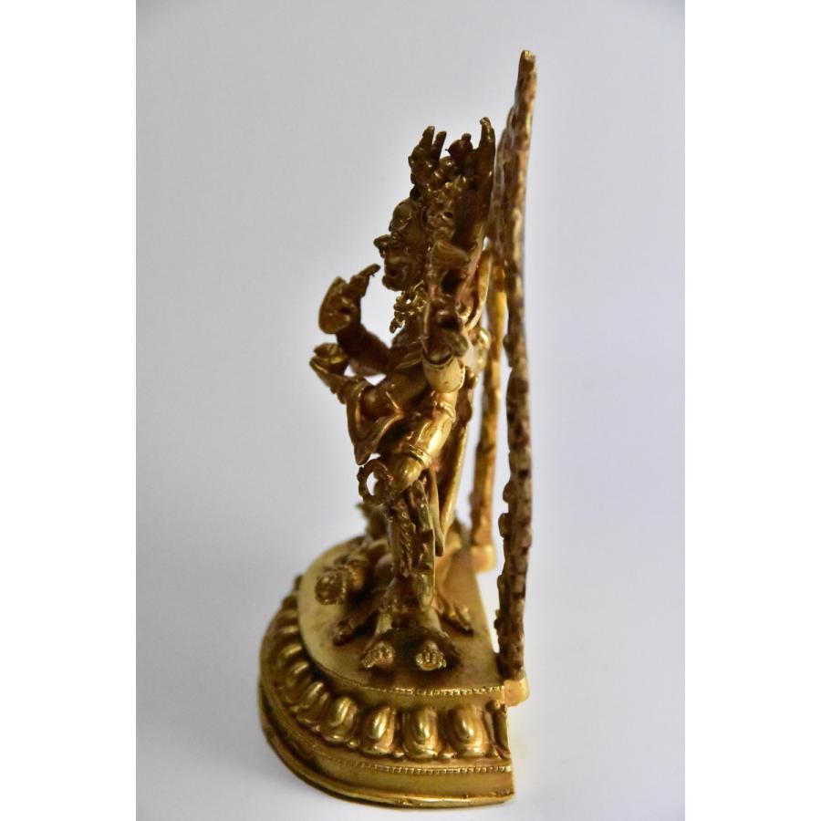 旧藏・ネパール仏教美術・六臂騎獅護法神像・宝石装飾・彩色描金