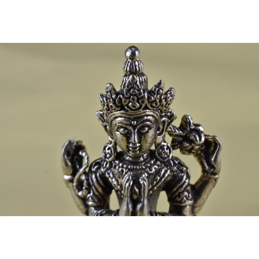 観音菩薩 橘堂・滋賀県草津市「細部まで美しい三面六臂の観音さま