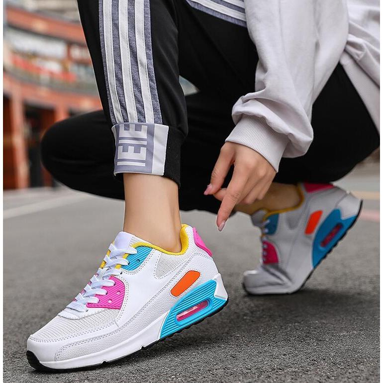 80 Off レディース 厚底スニーカー 運動靴 おしゃれ ダイエットシューズ ウォーキングシューズ ランニング エアクッション 船型底ジム靴 軽量 通気性 Materialworldblog Com