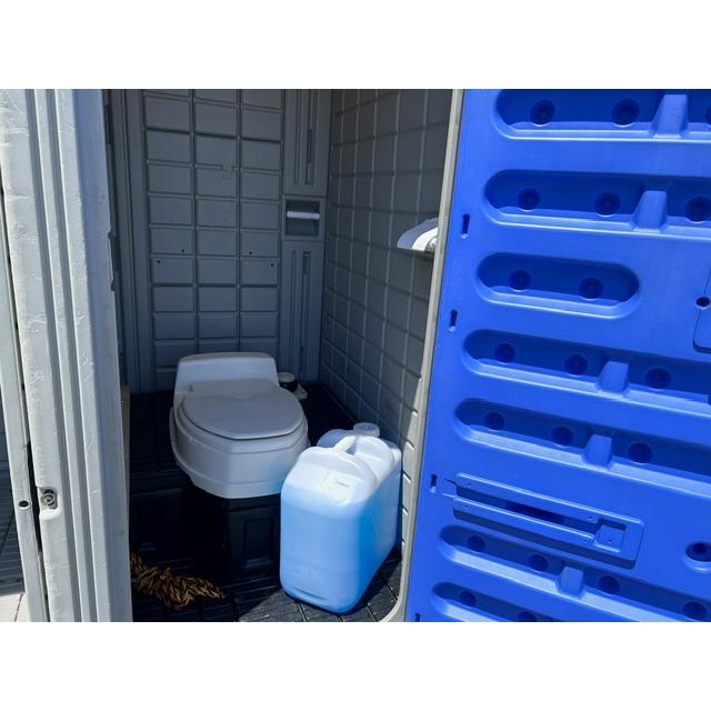 仮設トイレ　中古　大小セット　清掃済み 仮設トイレ 中古 大小兼用簡易水洗(洋式便座カバー)＋小専用汲取式