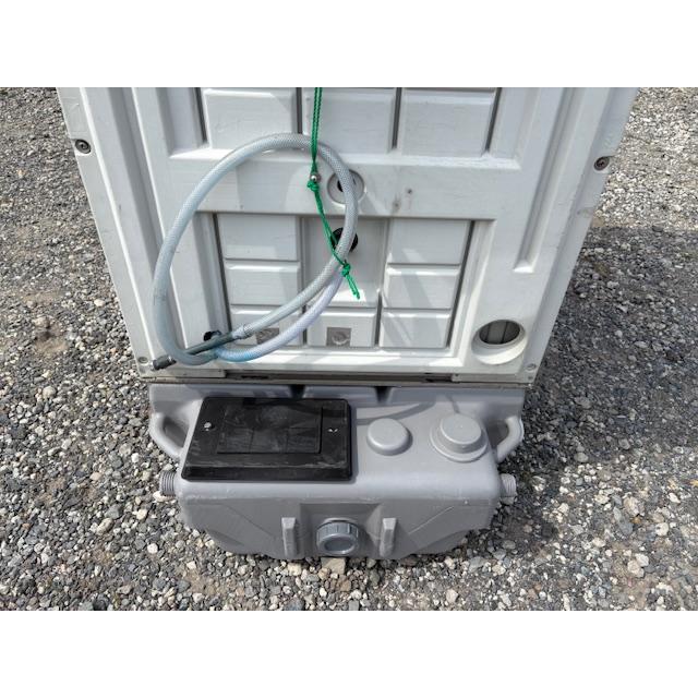仮設トイレ 中古 扉新品 ポンプ式簡易水洗トイレ(和式／洋式もOK 