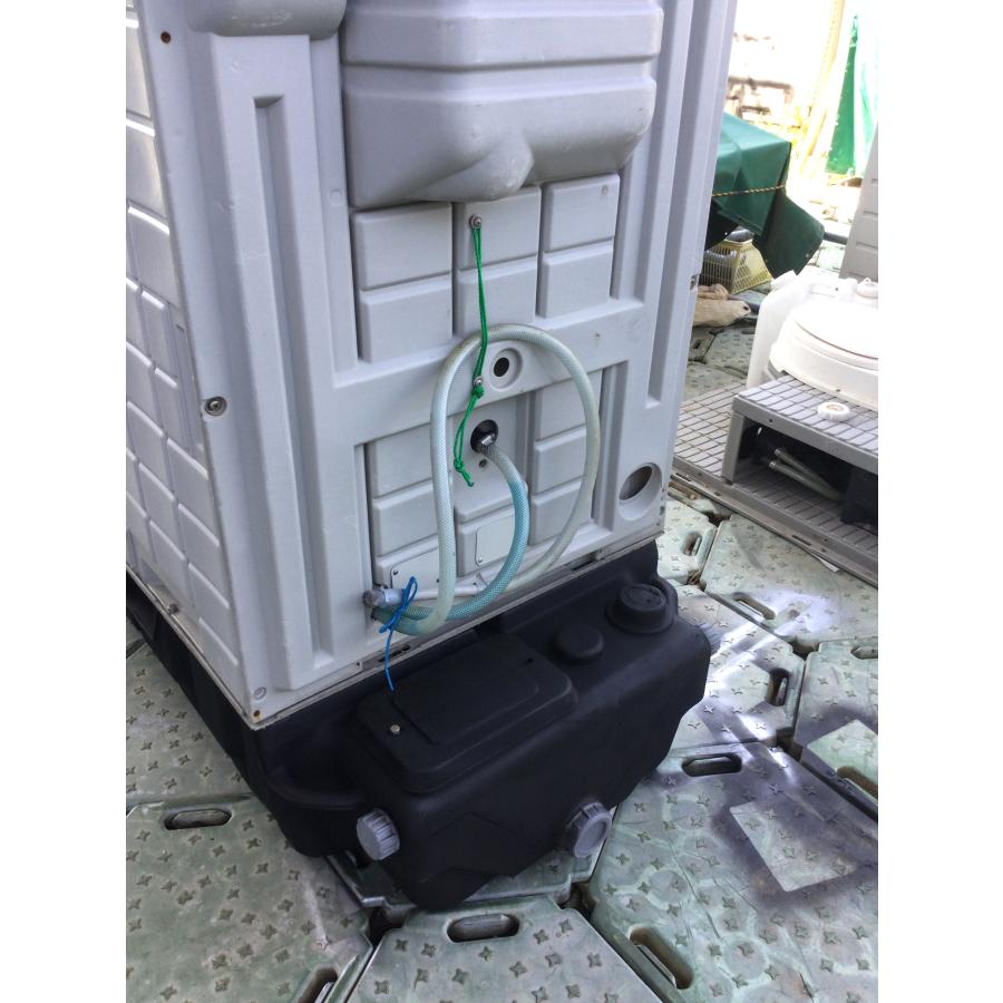 仮設トイレ 中古 扉新品 ポンプ式簡易水洗トイレ(和式／洋式もOK） 畑