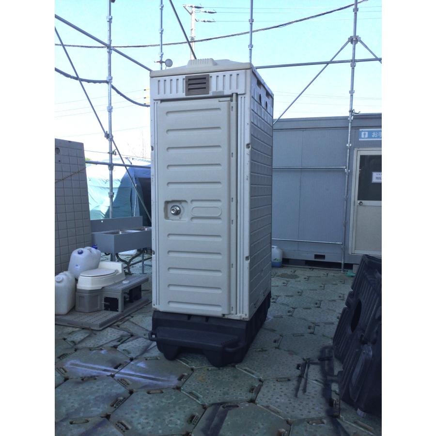 中古　1棟限り　和式　ポンプ式簡易水洗トイレ　現物　洋式ｶﾊﾞｰ仕様もOK　農園　畑　置き場 中古【仮設トイレ】ET1_2092 中古 扉新品 ポンプ式簡易水洗トイレ(和式