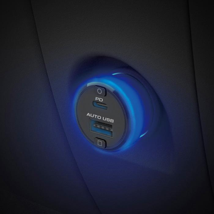 360°発光アンビエントライト搭載。合計最大42W出力。リバーシブルUSB-A 1ポート/USB Type-C 1ポート搭載  DC充電器(DC059) | 