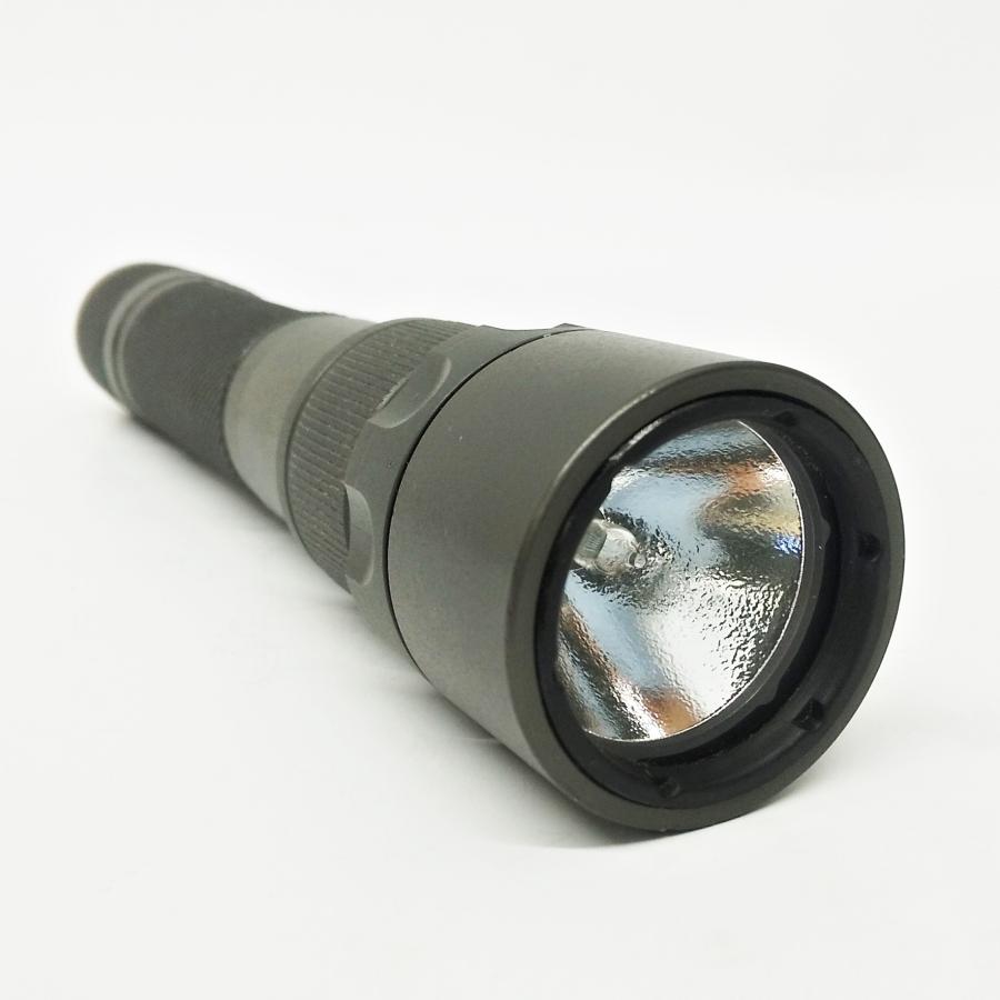 SUREFIRE 8AX COMMANDER フラッシュライト 充電池式 充電器付き SUREFIRE 8AX COMMANDER フラッシュライト 充電池式 充電器付き