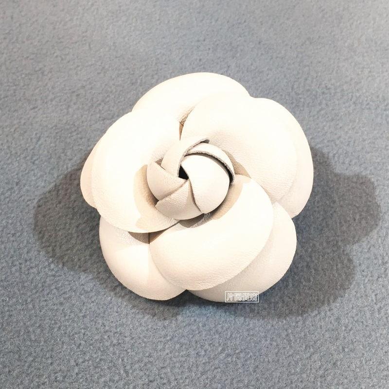 品質は非常に良い シャネル カメリア 白 コサージュ レディースアクセサリー Albinofoundation Org