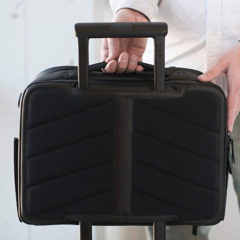 秋冬の主役◎ NOMATIC Messenger Bag V2 メッセンジャーバッグ 15L EDMB15-BLK-02 CS7711 free size 【D9824300121】(34895円)