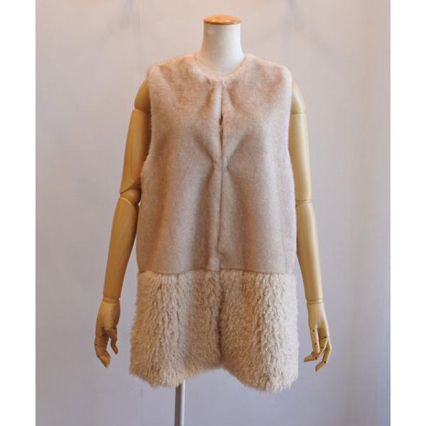 BEATRICE ベアトリス フェイクファー ベスト 異素材ドッキング ベージュ BEATRICE ベアトリス フェイクファー ベスト 異素材ドッキング