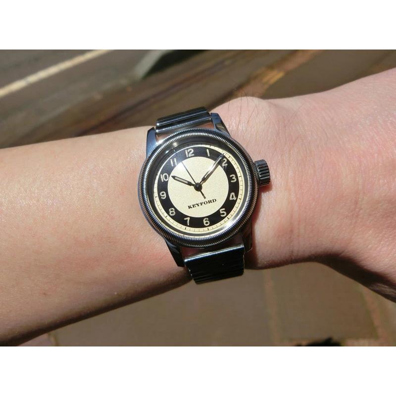 モンドクォーツ 初期タイプ ヘマタイト付き ブルーミスト Futaba / Moonlight Silver | Fukushima Watch Com