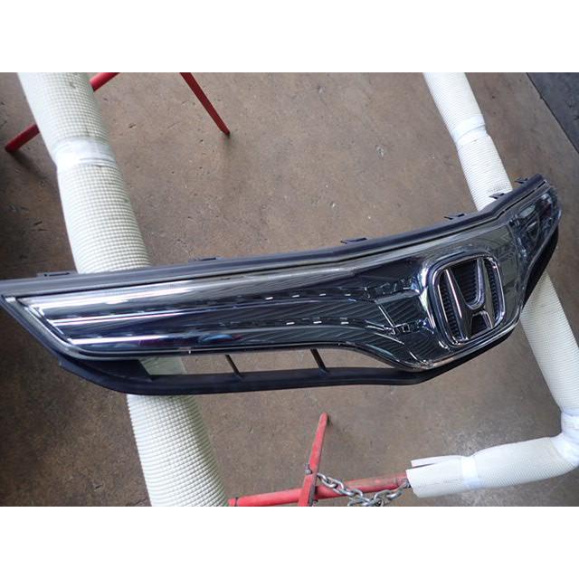 フィット DAA-GP1 ラジエータグリル 71121-TF2-901-M1 71120-TF2-901