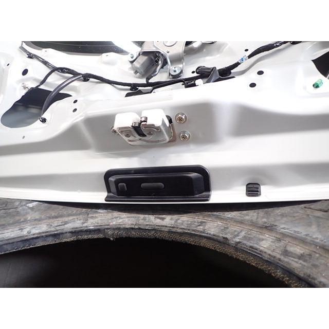 スイフト DBA-ZD83S バックドアASSY セントラル M261 69100-52R30