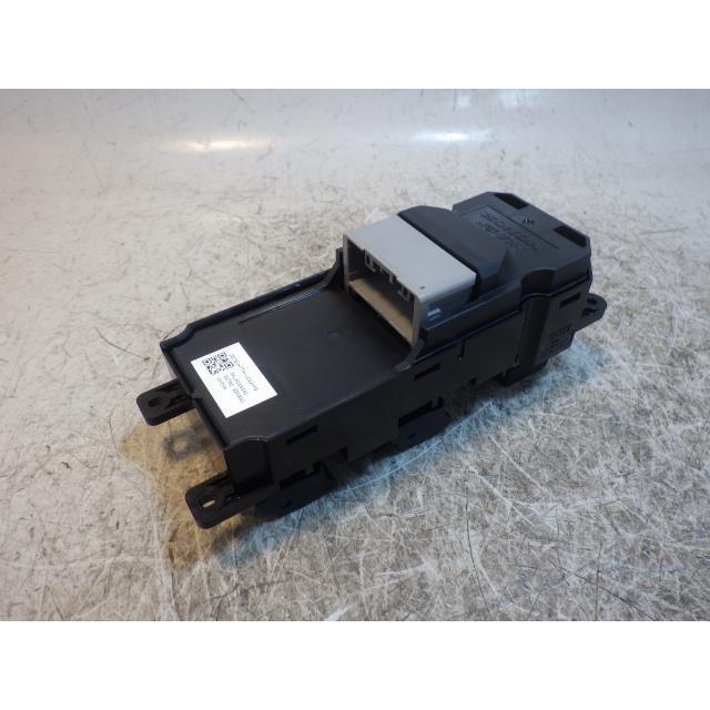 N-BOX N−BOX DBA-JF4 パワーウインドウスイッチ 35750-TTA-J01