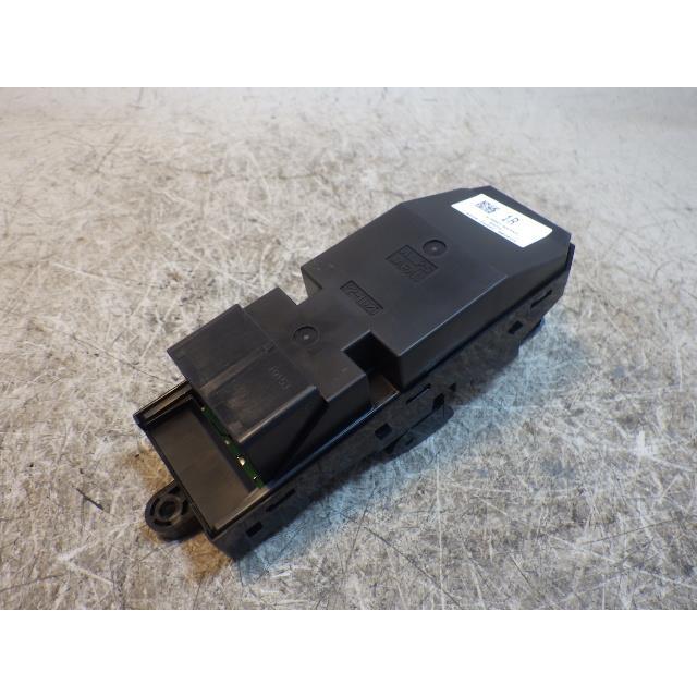 NV100クリッパー HBD-DR17V パワーウインドウスイッチ 37990 NV100クリッパー HBD-DR17V パワーウインドウスイッチ 37990