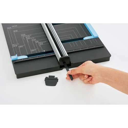 プラス 裁断機 スライドカッター ハンブンコ A4 : カウモール - 通販